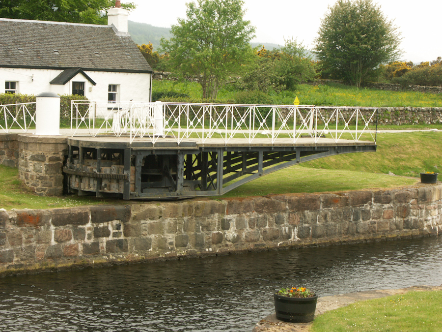 Caledonian Canal, Moy Swing Bridge